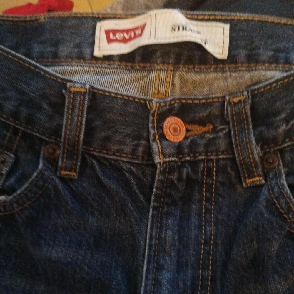 Levi's - Picture 4 of 5